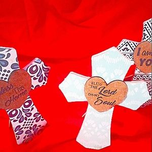 Items with positive sayings for tables walls home deceration